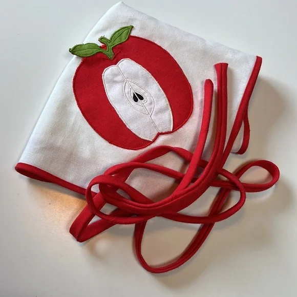 Adorable Apple Apron - Picture 5 of 5